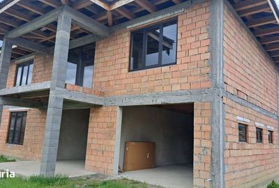 Casă cu 4 camere cu Teren 300 Mp în Acățari - 5