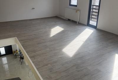 Casă cu 4 camere cu Teren 400 Mp în Costi - 2