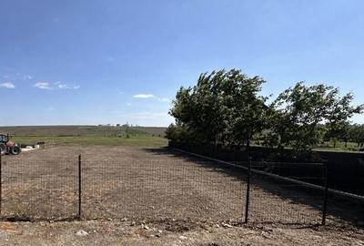 Teren de 4500 mp, în Voinești - 1