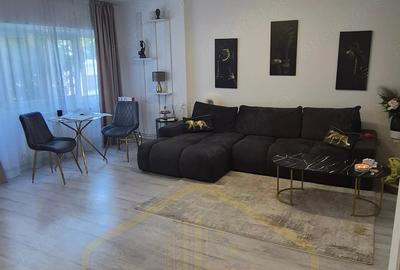 Apartament cu 2 camere decomandat în Republicii