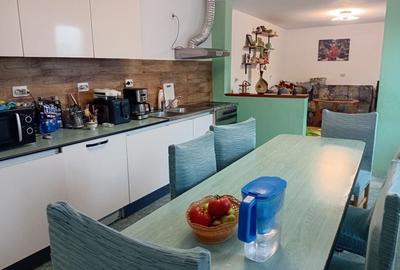 Casă cu 4 camere decomandat în Pianu