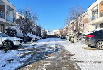 Casă cu 4 camere în Exterior Vest