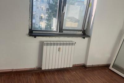 Apartament cu 3 camere decomandat în Ostroveni