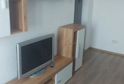 Garsonieră decomandată în Confecții