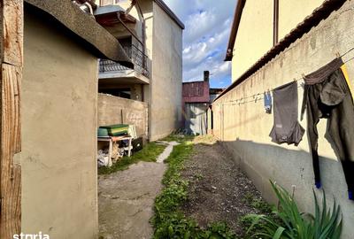Casă cu 2 camere decomandat cu Teren 137 Mp în Democrației - 10