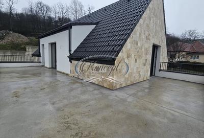 Casă individuală cu 6 camere cu Canalizare în Feleacu - 11