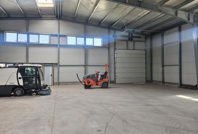 Spațiu industrial, de 585 mp, în Est