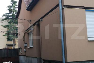 Casă cu 4 camere în Central - 2