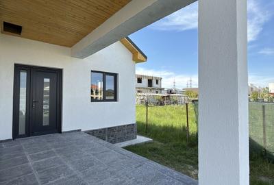 Casă cu 5 camere cu Teren 425 Mp în Lumina