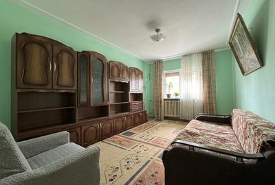 Apartament cu 3 camere decomandat în Târgu Cucu