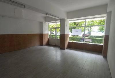 Spațiu comercial, de 60 mp, în Central