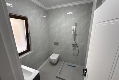 Casă cu 7 camere cu Teren 320 Mp în Central