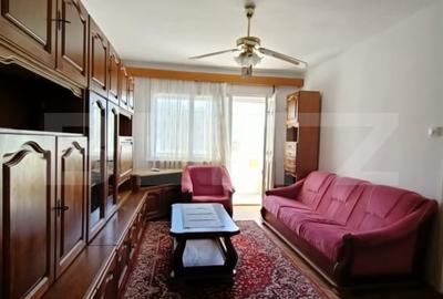 Apartament cu 3 camere semidecomandat, mobilat în Central