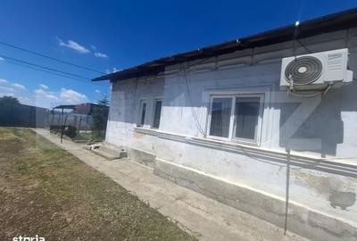Casă cu 4 camere în Bădulești
