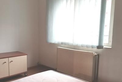 Apartament cu 3 camere decomandat, mobilat în Județean