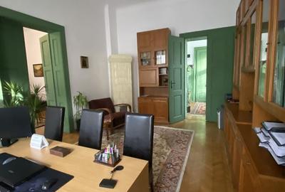 Casă cu 6 camere cu Teren 218 Mp în Central - 6