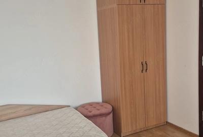 Apartament cu 3 camere semidecomandat în Central - 1