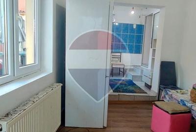Casă cu 3 camere cu Teren 150 Mp în Schei