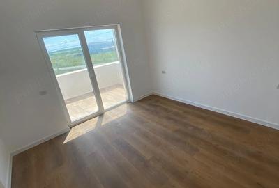 Apartament cu 3 camere decomandat în Moșnița Nouă