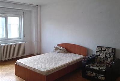Apartament cu 3 camere decomandat, mobilat în Unirii