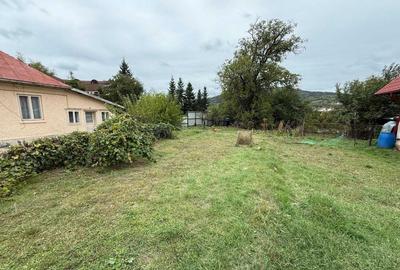 Casă cu 3 camere cu Teren 500 Mp în Central