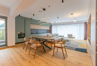 Apartament cu 4 camere decomandat, mobilat în Central