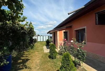 Casă cu 3 camere cu Teren 3250 Mp în Central