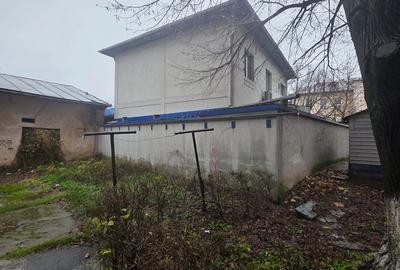 Casă cu Canalizare în Central - 1
