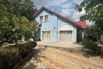 Casă cu 4 camere în Berceni
