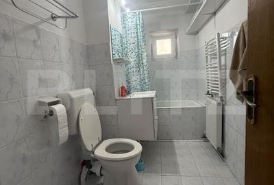 Apartament cu 4 camere în Micro 5