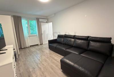 Apartament cu 3 camere semidecomandat, mobilat în Primăverii