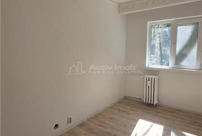 Apartament cu 3 camere decomandat în Valea Rosie