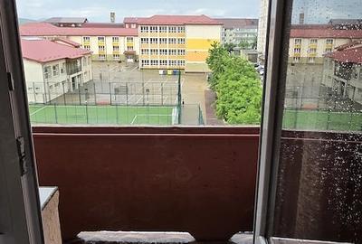 Apartament cu 2 camere semidecomandat în Exterior Vest