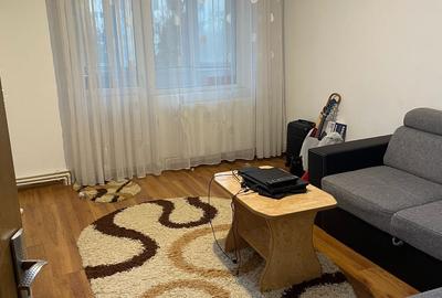 Apartament cu 2 camere decomandat în Piața - 1