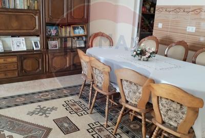 Casă cu 6 camere cu Teren 3275 Mp în Central - 15