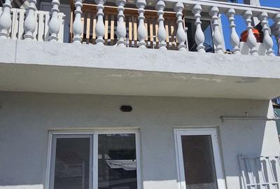 Casă cu 4 camere cu Teren 450 Mp în Central - 1