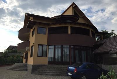 Casă cu 4 camere în Pasărea