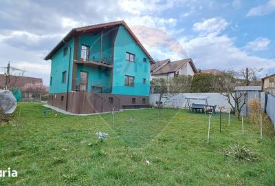 Casă cu 9 camere cu Teren 520 Mp în Cetate