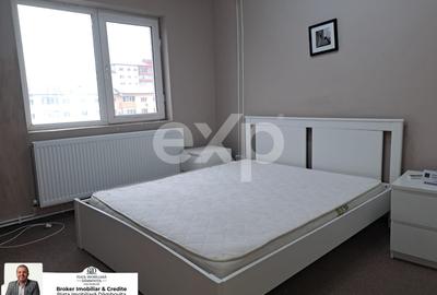 Apartament cu 3 camere decomandat, mobilat în Central