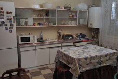 Casă cu 4 camere cu Teren 250 Mp în Calea București