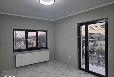 Casă cu 4 camere cu Teren 200 Mp în Central - 2
