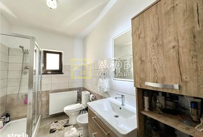 Casă cu 3 camere cu Teren 420 Mp în Central - 1