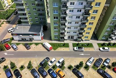 Apartament cu 2 camere decomandat, mobilat în Tractorul - 9