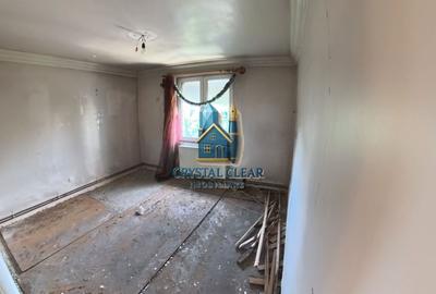 Apartament cu 4 camere decomandat în Dâmbu Pietros - 6