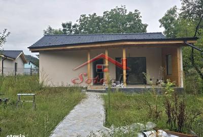 Casă cu 3 camere cu Teren 1030 Mp în Central