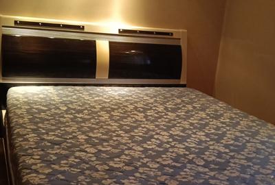Casă cu 7 camere cu Teren 450 Mp în Central