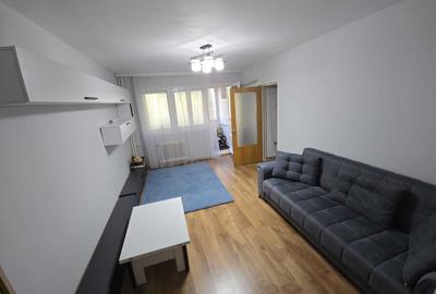 Apartament cu 3 camere semidecomandat în Colentina