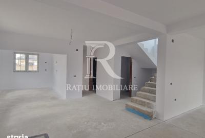 Casă cu 4 camere cu Teren 844 Mp în Nufărul - 10
