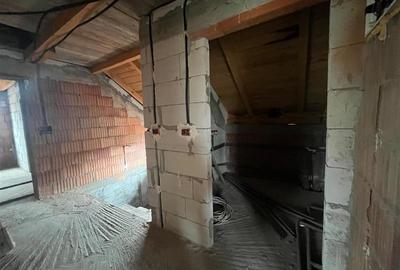 Casă cu 6 camere cu Teren 428 Mp în Coșteiu - 22