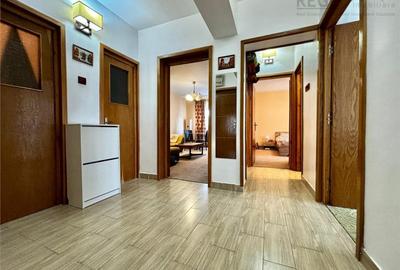 Apartament cu 3 camere decomandat în Eroilor